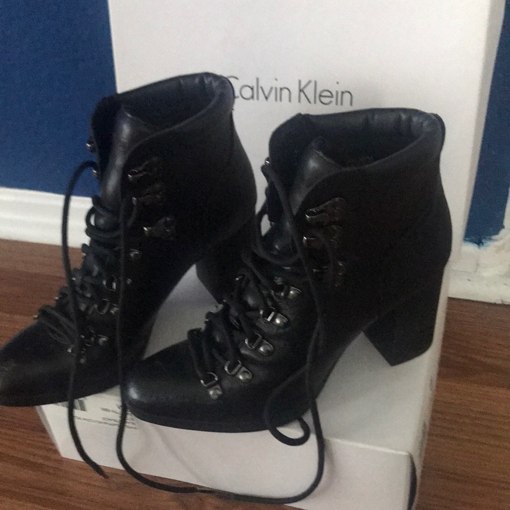 Black booties to lace up